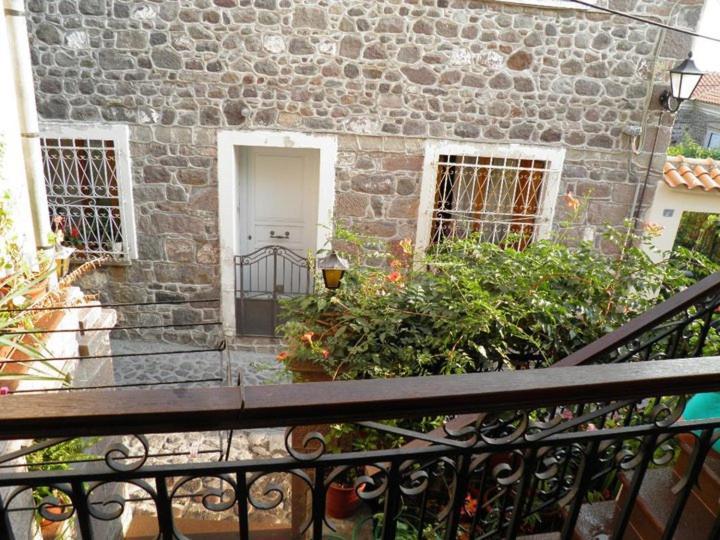 Μαχη Ενοικιαζόμενα Δωμάτια 미팀나 외부 사진