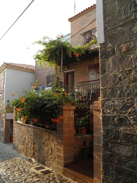 Μαχη Ενοικιαζόμενα Δωμάτια 미팀나 외부 사진